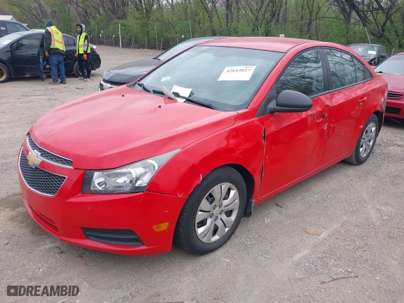 2014 Chevrolet Cruze LS with VIN 1G1PA5SG2E7151755, listed as a IAAI auction lot 42043027 with 194,071 mi miles. Bid and sale history available at carsss.com. Image 2.