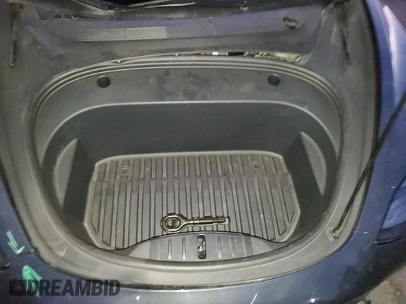 2023 Tesla Model 3 z VIN 5YJ3E1EAXPF432371, wystawiony jako Copart lot #88119935 z przebiegiem 67 358 mil mil oraz Szkoda całkowita • Salvage title. Historia ofert i sprzedaży dostępna na DreamBid. Obrazek 11.