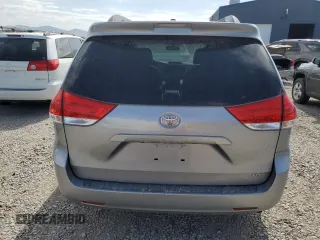 2012 Toyota Sienna XLE AAS z VIN 5TDYK3DC5CS251052, wystawiony jako Copart lot #63633905 z przebiegiem 204 013 mil mil oraz Czysty tytuł • Clean title. Historia ofert i sprzedaży dostępna na DreamBid. Obrazek 6.