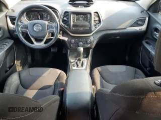 2017 Jeep Cherokee Latitude with VIN 1C4PJLCBXHW534318, listed as a Copart auction lot 59380155 with 101,051 mi miles and Salvage title. Bid and sale history available at DreamBid. Image 8.