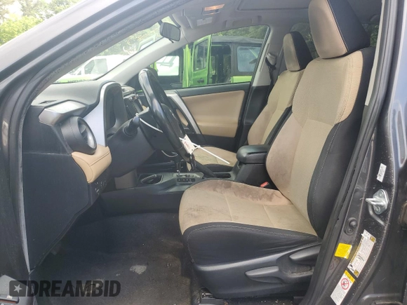 2018 Toyota RAV4 XLE with VIN JTMWFREV5JJ747297, listed as a Copart auction lot 56371505 with 215,598 mi miles and Clean Title. Bid and sale history available at DreamBid. Image 8.