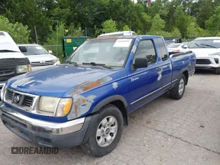 1999 Nissan Frontier XE z VIN 1N6DD26S5XC319085, wystawiony jako IAAI lot #42469039 z przebiegiem 59 251 mil mil oraz . Historia ofert i sprzedaży dostępna na DreamBid. Obrazek 2.