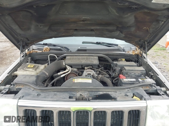 2008 Jeep Commander Sport with VIN 1J8HG48K98C135234, listed as a IAAI auction lot 41920183 with 247,452 mi miles. Bid and sale history available at carsss.com. Image 10.
