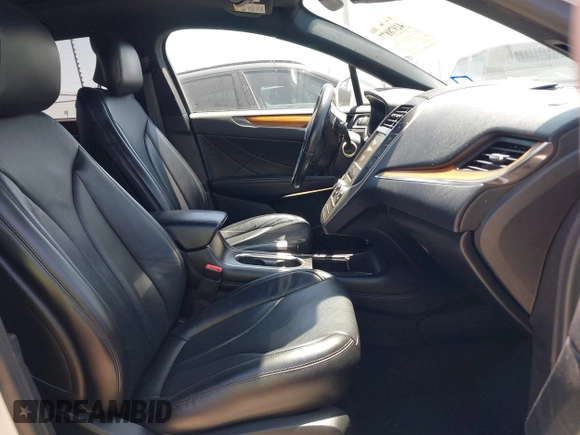 2019 Lincoln MKC Reserve с VIN 5LMCJ3C93KUL35294, выставлен на аукционе IAAI как лот 41978877 с пробегом 41 855 миль миль и . История ставок и продаж доступна на DreamBid. Изображение 5.