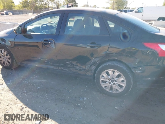 2013 Ford Focus SE z VIN 1FADP3F2XDL280298, wystawiony jako IAAI lot #40493858 z przebiegiem 126 051 mil mil oraz . Historia ofert i sprzedaży dostępna na DreamBid. Obrazek 6.