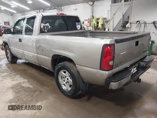 2005 Chevrolet Silverado 1500 Z71 with VIN 1GCEK19Z55Z148705, listed as a IAAI auction lot 42084628 with 217,172 mi miles. Bid and sale history available at carsss.com. Image 3.