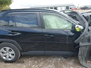 2019 Toyota RAV4 LE with VIN JTMH1RFV6KJ006440, listed as a IAAI auction lot 40428772 with 169,218 mi miles. Bid and sale history available at carsss.com. Image 12.