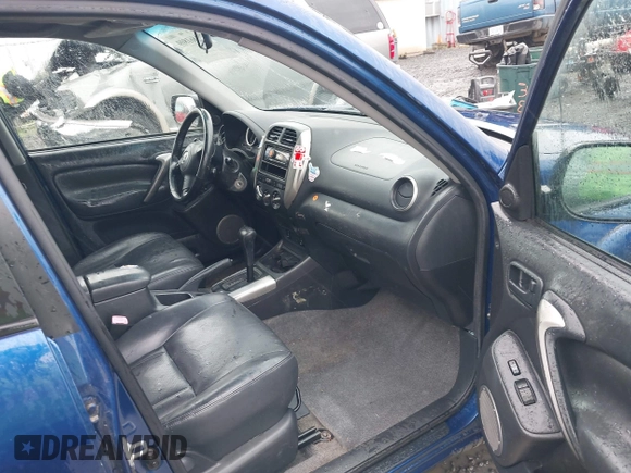 2005 Toyota RAV4 with VIN JTEHD20V656038833, listed as a IAAI auction lot 41861809 with 291,247 mi miles. Bid and sale history available at carsss.com. Image 5.