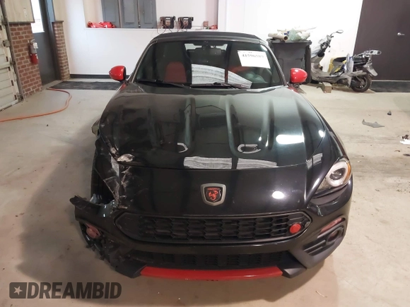 2018 FIAT 124 Spider Classica z VIN JC1NFAEK8J0133673, wystawiony jako IAAI lot #41596589 z przebiegiem 55 703 mil mil oraz . Historia ofert i sprzedaży dostępna na DreamBid. Obrazek 12.