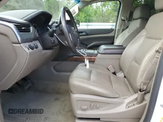 2016 Chevrolet Tahoe LTZ z VIN 1GNSKCKC4GR208861, wystawiony jako Copart lot #56832895 z przebiegiem 132 982 mil mil oraz Szkoda całkowita • Salvage title. Historia ofert i sprzedaży dostępna na DreamBid. Obrazek 8.