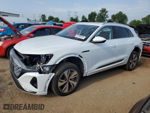 2024 Audi Q8 e-tron Premium z VIN WA14AAGE2RB015813, wystawiony jako Copart lot #61265424 z przebiegiem 1 315 mil mil oraz Szkoda całkowita • Salvage title. Historia ofert i sprzedaży dostępna na DreamBid. Obrazek 1.
