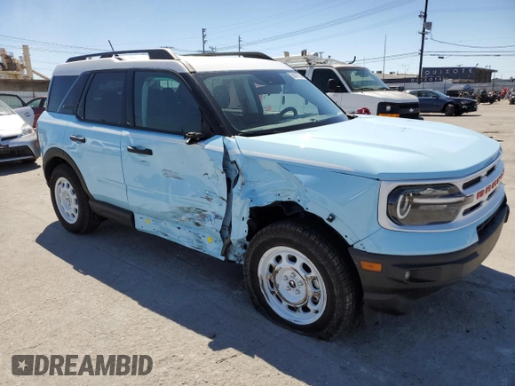 2024 Ford Bronco Sport Heritage z VIN 3FMCR9G64RRE99850, wystawiony jako Copart lot #50437215 z przebiegiem 8 704 mil mil oraz Szkoda całkowita • Salvage title. Historia ofert i sprzedaży dostępna na DreamBid. Obrazek 4.