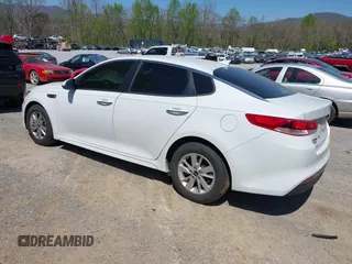 2016 Kia Optima LX z VIN 5XXGT4L3XGG080662, wystawiony jako IAAI lot #42048361 z przebiegiem 99 564 mil mil oraz . Historia ofert i sprzedaży dostępna na DreamBid. Obrazek 3.