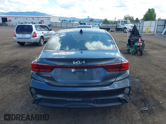 2022 Kia Forte LXS z VIN 3KPF24AD2NE455301, wystawiony jako IAAI lot #42324239 z przebiegiem 56 078 mil mil oraz . Historia ofert i sprzedaży dostępna na DreamBid. Obrazek 17.