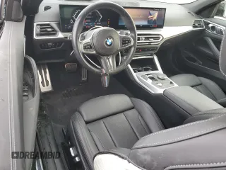 2024 BMW 4 Series 430i z VIN WBA23AT09RCP14882, wystawiony jako Copart lot #84880374 z przebiegiem 17 979 mil mil oraz Szkoda całkowita • Salvage title. Historia ofert i sprzedaży dostępna na DreamBid. Obrazek 8.