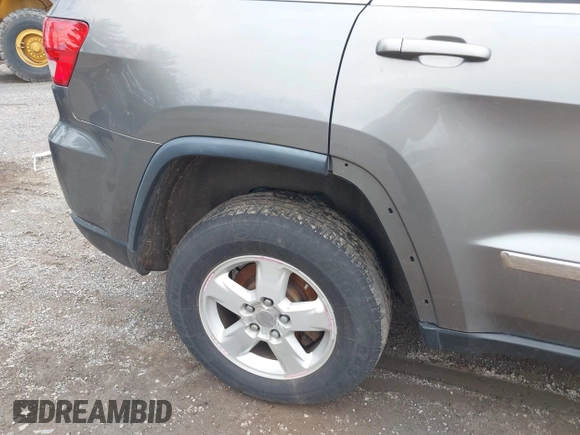 2012 Jeep Grand Cherokee Laredo with VIN 1C4RJFAG0CC270545, listed as a IAAI auction lot 41940781 with 200,529 mi miles. Bid and sale history available at carsss.com. Image 6.