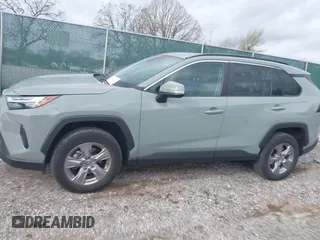 2022 Toyota RAV4 XLE with VIN 2T3P1RFV0NW270223, listed as a IAAI auction lot 41884581 with 20,832 mi miles. Bid and sale history available at carsss.com. Image 14.