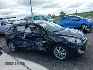 2012 Hyundai Accent SE z VIN KMHCU5AE0CU031475, wystawiony jako IAAI lot #42196146 z przebiegiem 122 489 mil mil oraz . Historia ofert i sprzedaży dostępna na DreamBid. Obrazek 13.
