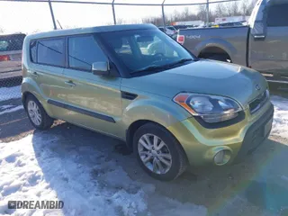 2013 Kia Soul + with VIN KNDJT2A6XD7598525, listed as a IAAI auction lot 41416353 with 187,928 mi miles. Bid and sale history available at carsss.com. Image 1.