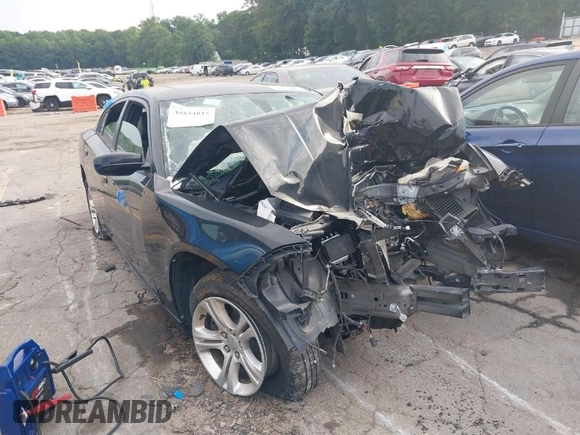 2020 Dodge Charger SXT with VIN 2C3CDXBG5LH207458, listed as a IAAI auction lot 39834815 with 71,473 mi miles and . Bid and sale history available at DreamBid. Image 1.