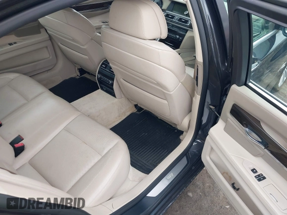 2010 BMW 7 Series 750Li с VIN WBAKB8C51ACY63184, выставлен на аукционе IAAI как лот 41495351 с пробегом 145 463 миль миль и . История ставок и продаж доступна на DreamBid. Изображение 8.
