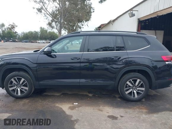 2022 Volkswagen Atlas SE with VIN 1V2DP2CA5NC554636, listed as a IAAI auction lot 41500393 with 38,491 mi miles and . Bid and sale history available at DreamBid. Image 15.