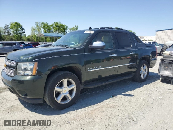 2013 Chevrolet Avalanche LTZ z VIN 3GNTKGE74DG217811, wystawiony jako Copart lot #53439525 z przebiegiem 233 296 mil mil oraz Czysty tytuł • Clean title. Historia ofert i sprzedaży dostępna na DreamBid. Obrazek 1.