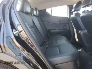 2020 Toyota C-HR LE z VIN JTNKHMBXXL1068125, wystawiony jako Copart lot #58858865 z przebiegiem 43 805 mil mil oraz Szkoda całkowita • Salvage title. Historia ofert i sprzedaży dostępna na DreamBid. Obrazek 11.