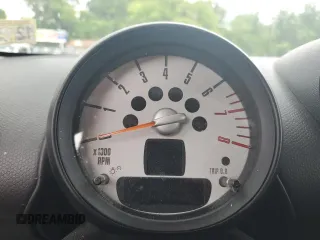 2011 MINI Countryman S z VIN WMWZC5C56BWL53827, wystawiony jako Copart lot #58953505 z przebiegiem Nie podano mil oraz Szkody całkowita. Historia ofert i sprzedaży dostępna na DreamBid. Obrazek 9.