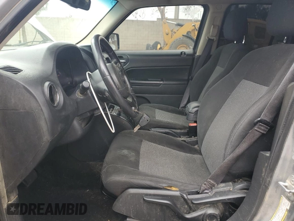 2017 Jeep Patriot High Altitude with VIN 1C4NJPFA0HD209237, listed as a Copart auction lot 54102785 with 184,433 mi miles and Clean Title. Bid and sale history available at carsss.com. Image 7.