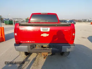 2008 Chevrolet Silverado 1500 Work Truck with VIN 1GCEK14C88Z136619, listed as a IAAI auction lot 41769536 with 201,884 mi miles. Bid and sale history available at carsss.com. Image 16.