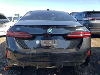 2024 BMW i5 M60 z VIN WBY43FK00RCP55216, wystawiony jako Copart lot #47203974 z przebiegiem 3518 mil mil oraz Szkody całkowita. Historia ofert i sprzedaży dostępna na DreamBid. Obrazek 6.