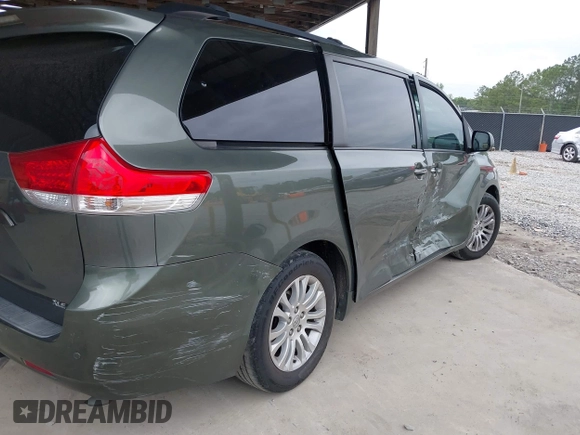 2012 Toyota Sienna XLE AAS с VIN 5TDYK3DC0CS275646, выставлен на аукционе IAAI как лот 42116979 с пробегом 250 909 миль миль и . История ставок и продаж доступна на DreamBid. Изображение 17.