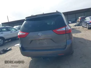 2018 Toyota Sienna XLE Auto Access Seat with VIN 5TDYZ3DC3JS951774, listed as a IAAI auction lot 41567595 with 160,197 mi miles. Bid and sale history available at carsss.com. Image 16.