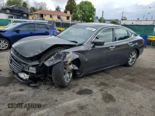2013 Infiniti M z VIN JN1BY1AR8DM601484, wystawiony jako Copart lot #57035845 z przebiegiem 108 348 mil mil oraz Szkoda całkowita • Salvage title. Historia ofert i sprzedaży dostępna na DreamBid. Obrazek 1.