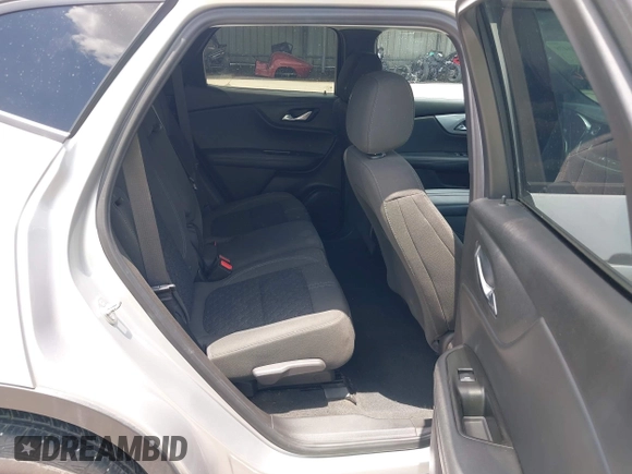 2019 Chevrolet Blazer z VIN 3GNKBBRA3KS698858, wystawiony jako IAAI lot #42270478 z przebiegiem 99 461 mil mil oraz . Historia ofert i sprzedaży dostępna na DreamBid. Obrazek 8.