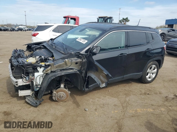 2018 Jeep Compass Latitude z VIN 3C4NJDBB8JT349369, wystawiony jako Copart lot #53647135 z przebiegiem Nie podano mil oraz Tytuł czysty. Historia ofert i sprzedaży dostępna na DreamBid. Obrazek 1.
