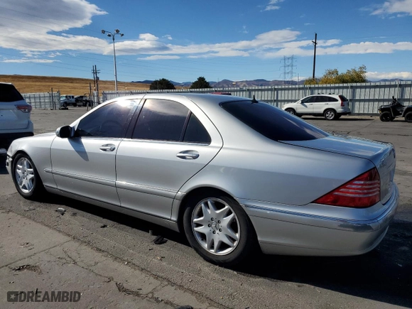 2006 Mercedes-Benz S-Class 3.7L with VIN WDBNF67J56A481922, listed as a Copart auction lot 76419024 with 149,397 mi miles and Salvage Title. Bid and sale history available at carsss.com. Image 2.