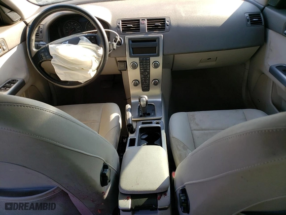 2010 Volvo V50 with VIN YV1382MW5A2531338, listed as a Copart auction lot 41870195 with 0 mi miles and Non Repairable. Bid and sale history available at carsss.com. Image 8.