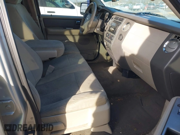 2007 Ford Expedition XLT with VIN 1FMFU155X7LA89024, listed as a IAAI auction lot 41754718 with 203,909 mi miles and . Bid and sale history available at DreamBid. Image 5.