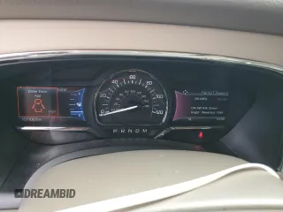 2016 Lincoln Navigator Select z VIN 5LMJJ2HT4GEL09228, wystawiony jako Copart lot #56006535 z przebiegiem 157 100 mil mil oraz Szkoda całkowita • Salvage title. Historia ofert i sprzedaży dostępna na DreamBid. Obrazek 9.