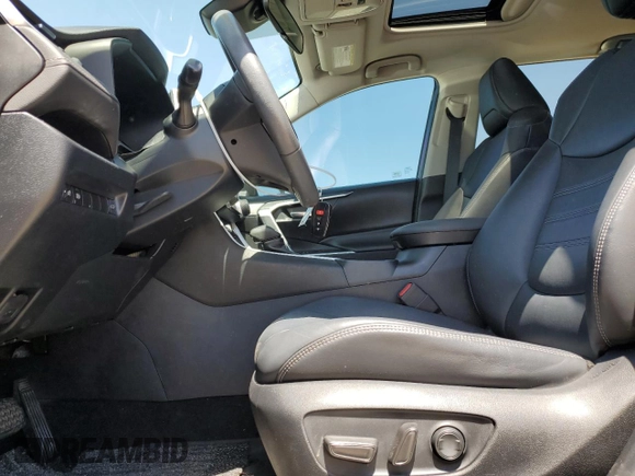 2020 Toyota RAV4 XLE Premium with VIN 2T3C1RFV6LC042773, listed as a Copart auction lot 52032925 with 69,983 mi miles and Salvage Title. Bid and sale history available at carsss.com. Image 7.