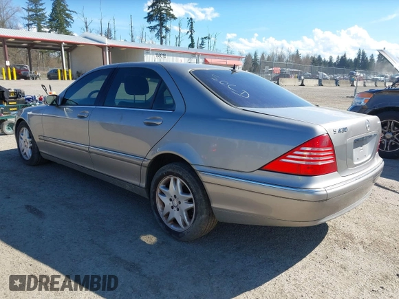 2003 Mercedes-Benz S-Class 4.3L with VIN WDBNG70J23A336796, listed as a IAAI auction lot 41896565 with 259,164 mi miles. Bid and sale history available at carsss.com. Image 3.