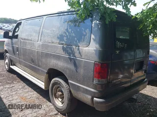 2007 Ford Econoline Passenger XL with VIN 1FBNE31L47DA67614, listed as a IAAI auction lot 42117167 with 217,090 mi miles. Bid and sale history available at carsss.com. Image 3.
