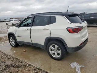 2019 Jeep Compass Latitude z VIN 3C4NJDBB2KT703341, wystawiony jako Copart lot #55974345 z przebiegiem 54 822 mil mil oraz Szkoda całkowita • Salvage title. Historia ofert i sprzedaży dostępna na DreamBid. Obrazek 2.