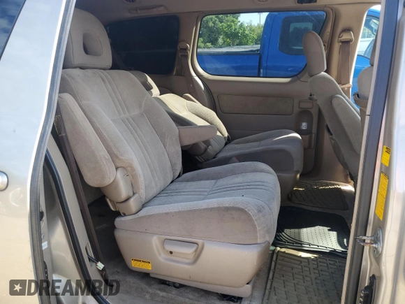 2003 Toyota Sienna LE with VIN 4T3ZF13C53U535150, listed as a Copart auction lot 66177434 with 210,451 mi miles and Clean Title. Bid and sale history available at carsss.com. Image 11.