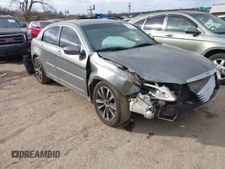 2012 Chrysler 200 Limited with VIN 1C3CCBCB4CN191088, listed as a IAAI auction lot 41629577 with 187,331 mi miles. Bid and sale history available at carsss.com. Image 1.