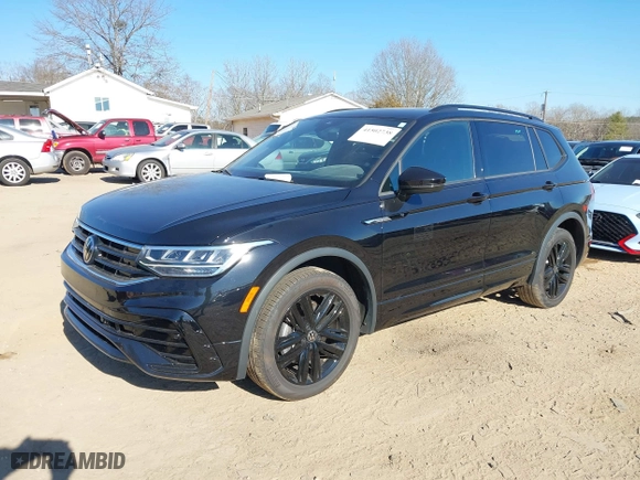 2022 Volkswagen Tiguan SE R-Line Black with VIN 3VVCB7AX1NM084993, listed as a IAAI auction lot 41502738 with 56,559 mi miles. Bid and sale history available at carsss.com. Image 23.