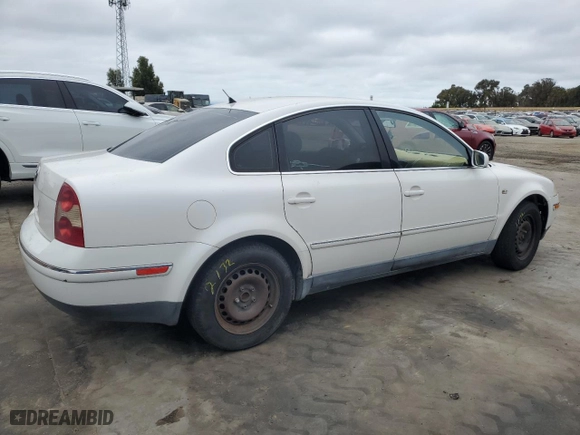 2002 Volkswagen Passat GLS with VIN WVWPD63B02P367932, listed as a Copart auction lot 72458204 with 252,329 mi miles and Salvage Title. Bid and sale history available at carsss.com. Image 3.