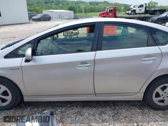2015 Toyota Prius Four z VIN JTDKN3DU4F1922847, wystawiony jako IAAI lot #42130536 z przebiegiem 181 815 mil mil oraz . Historia ofert i sprzedaży dostępna na DreamBid. Obrazek 15.